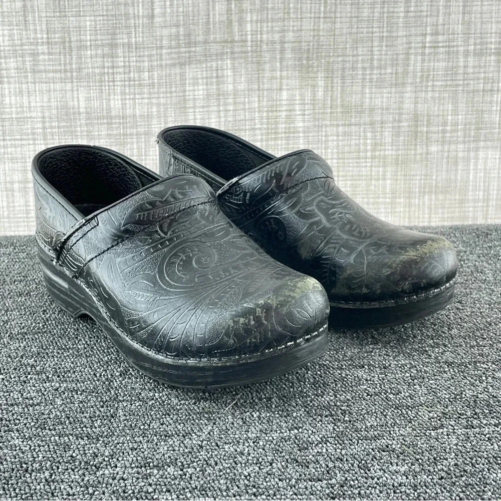 Dansko Size 38 Shoes *FLAWS*  2059